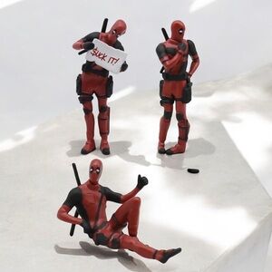 BRAND NEW MARVEL’S DEADPOOL SUPERHERO ‘SUCK IT’ 3 PIECE DASHBOARD FIGURES TOYS